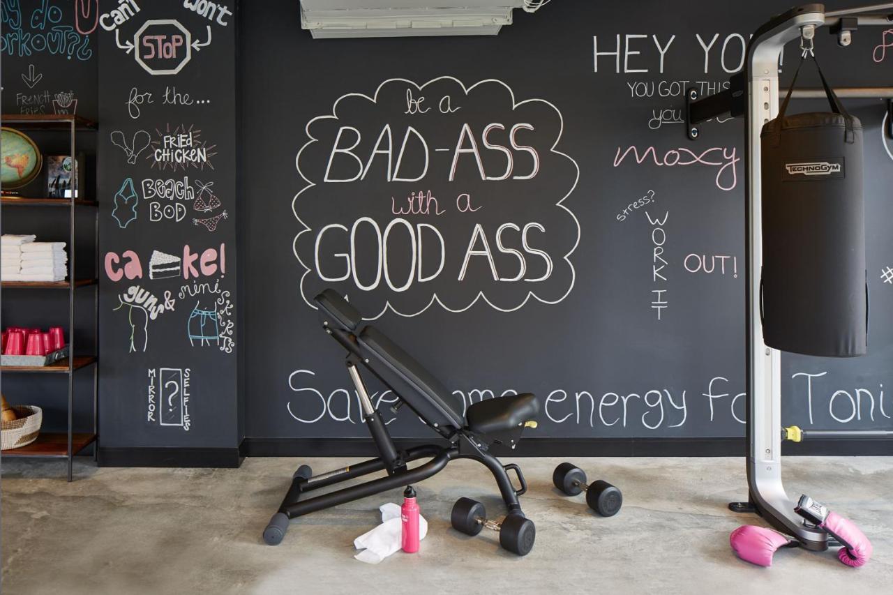 Moxy Cherry Creek Hotel DEN